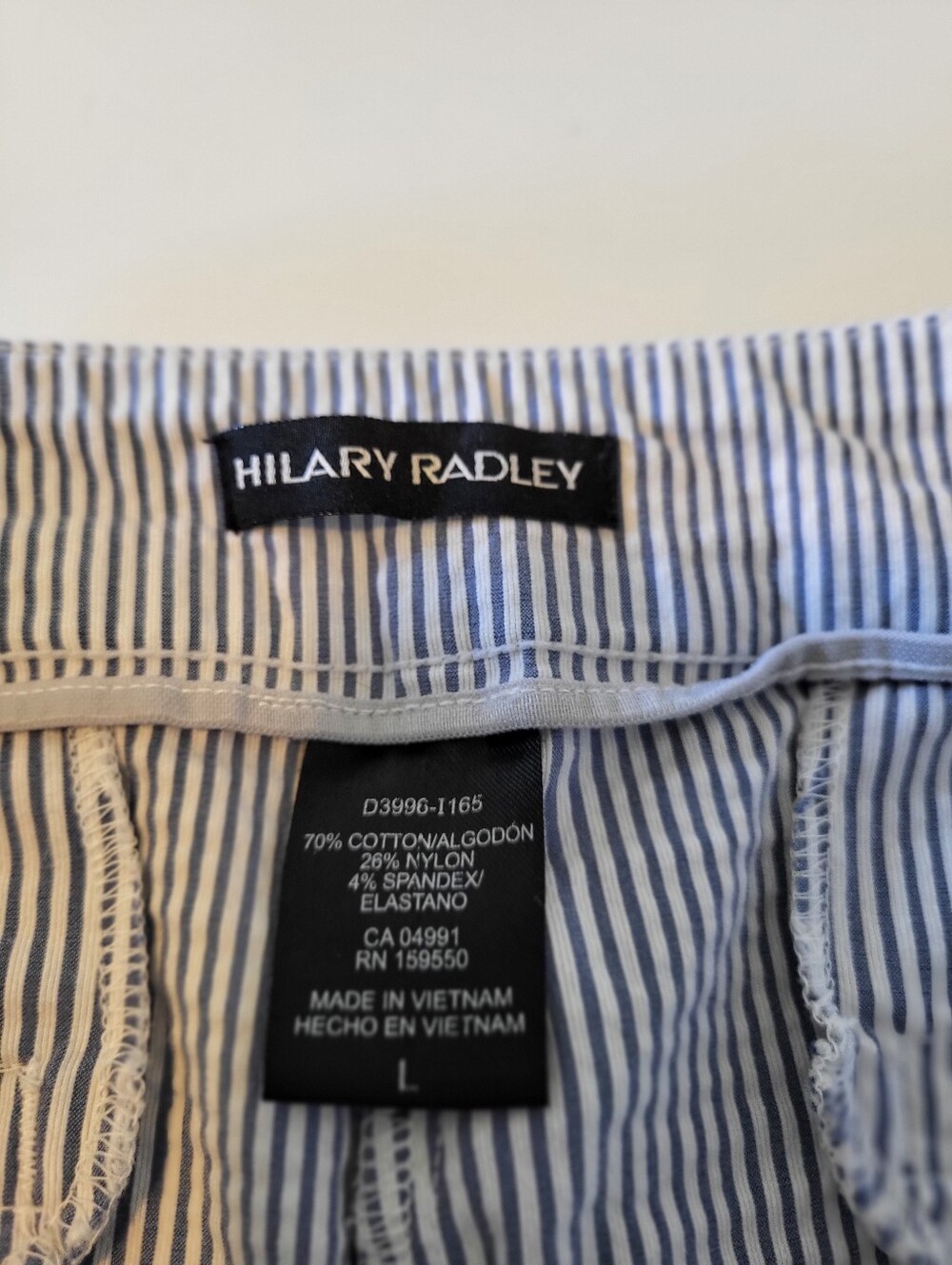 Hilary Radley Large Classic Blue and White Seersucker Cropped Pants 2 Pockets - Picture 7 of 8